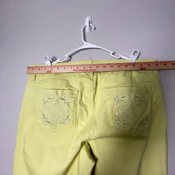Platinum Chico"s Jeans Women's 3 Ankle Yellow Embroidered Stylish Unique Cowboy‎ - Picture 3 of 12